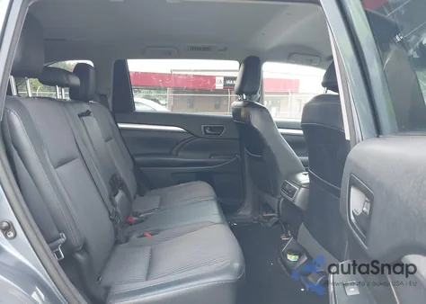 2018 Toyota Highlander Le Plus из США, поврежденный, VIN 5TDBZRFH3JS806347